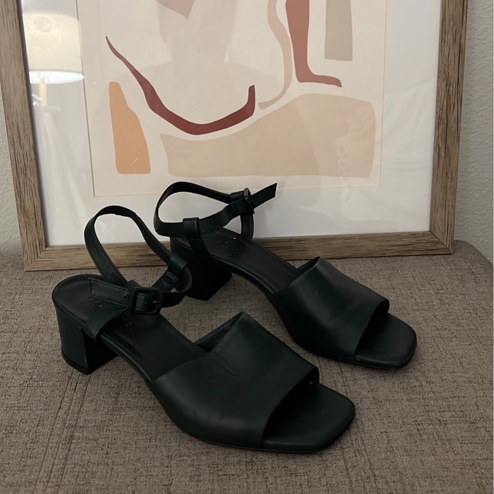 - Forest Green Block Heel Sandal EUC
